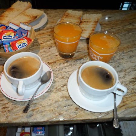 Hostal Coruna อัสตอร์กา ภายนอก รูปภาพ