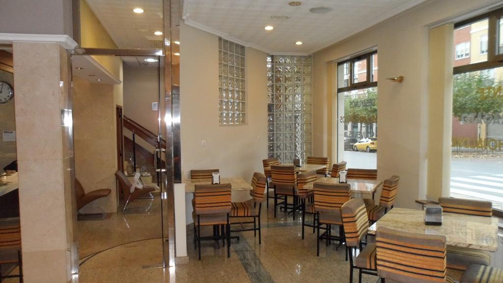 Hostal Coruna อัสตอร์กา ภายนอก รูปภาพ