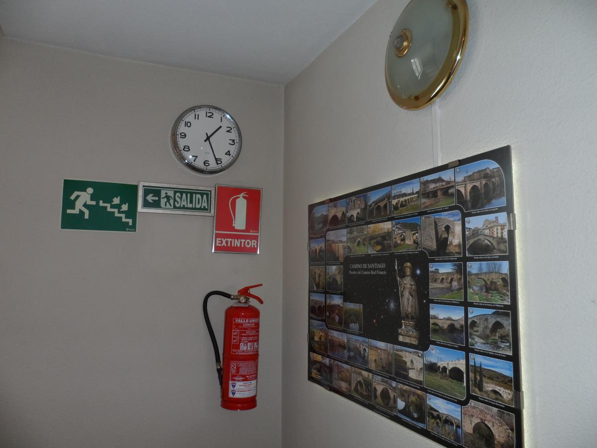 Hostal Coruna อัสตอร์กา ภายนอก รูปภาพ