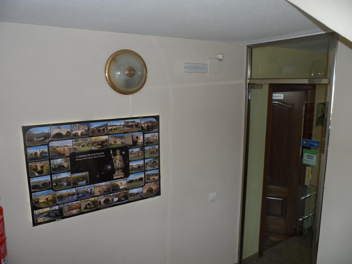 Hostal Coruna อัสตอร์กา ภายนอก รูปภาพ
