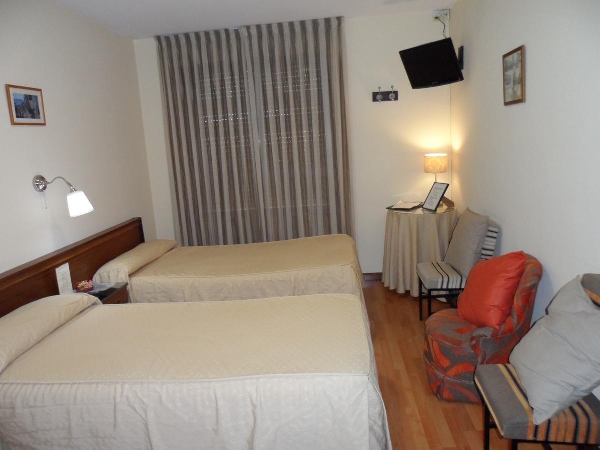 Hostal Coruna อัสตอร์กา ภายนอก รูปภาพ