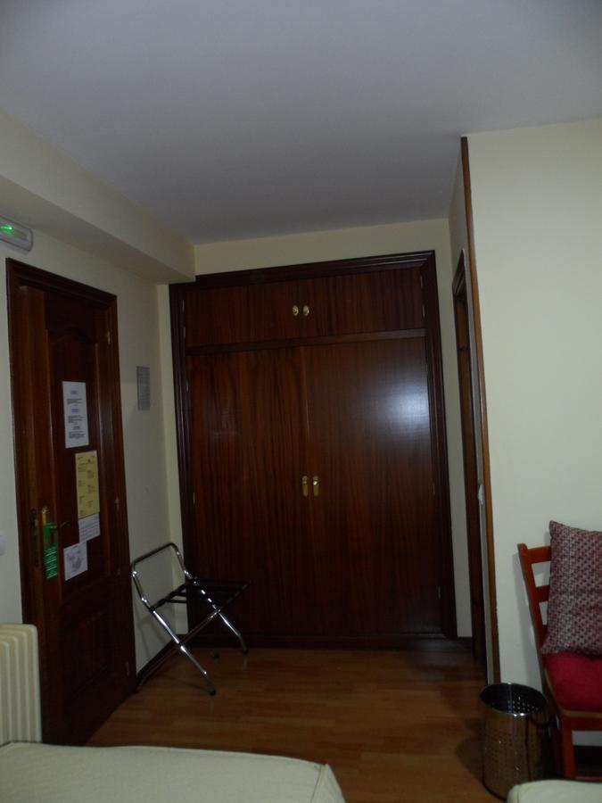 Hostal Coruna อัสตอร์กา ภายนอก รูปภาพ