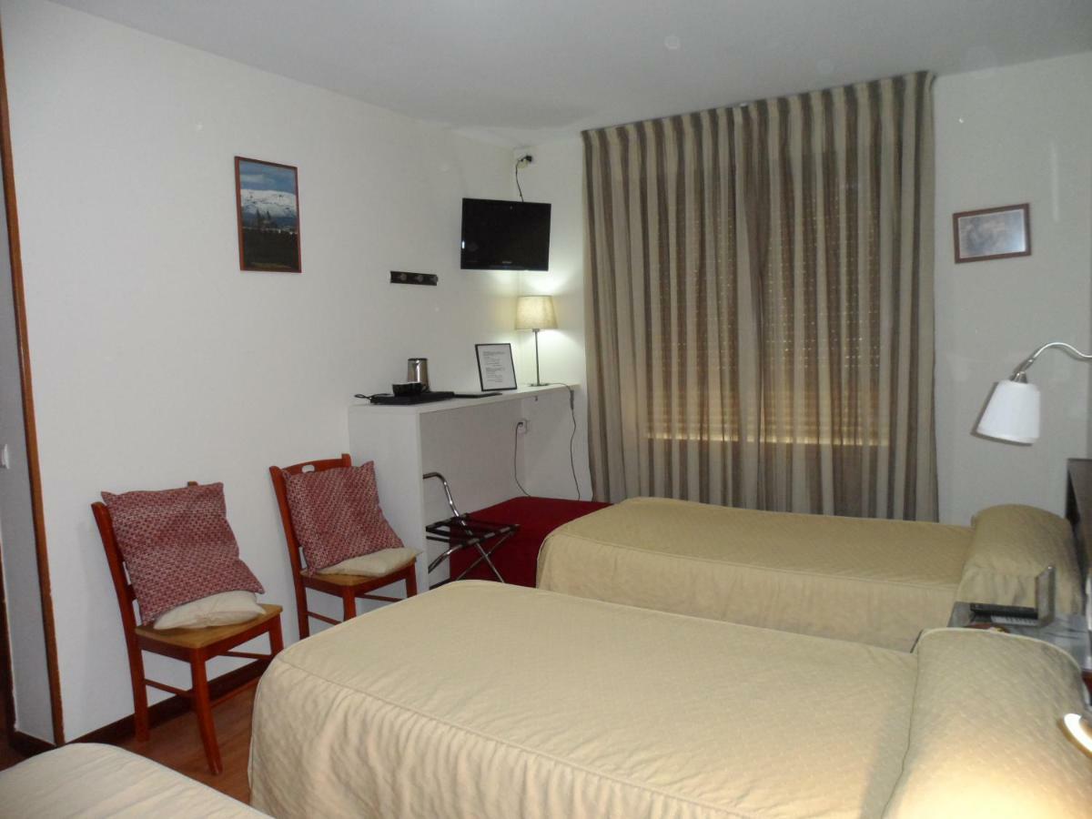 Hostal Coruna อัสตอร์กา ภายนอก รูปภาพ