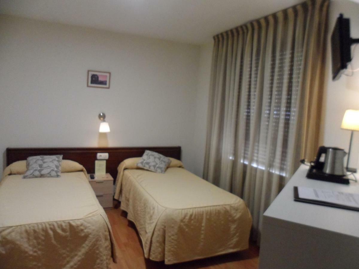 Hostal Coruna อัสตอร์กา ภายนอก รูปภาพ