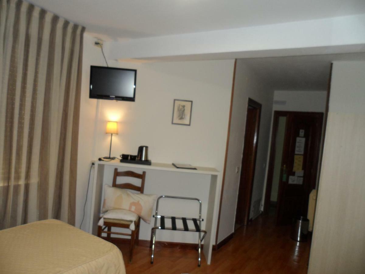 Hostal Coruna อัสตอร์กา ภายนอก รูปภาพ