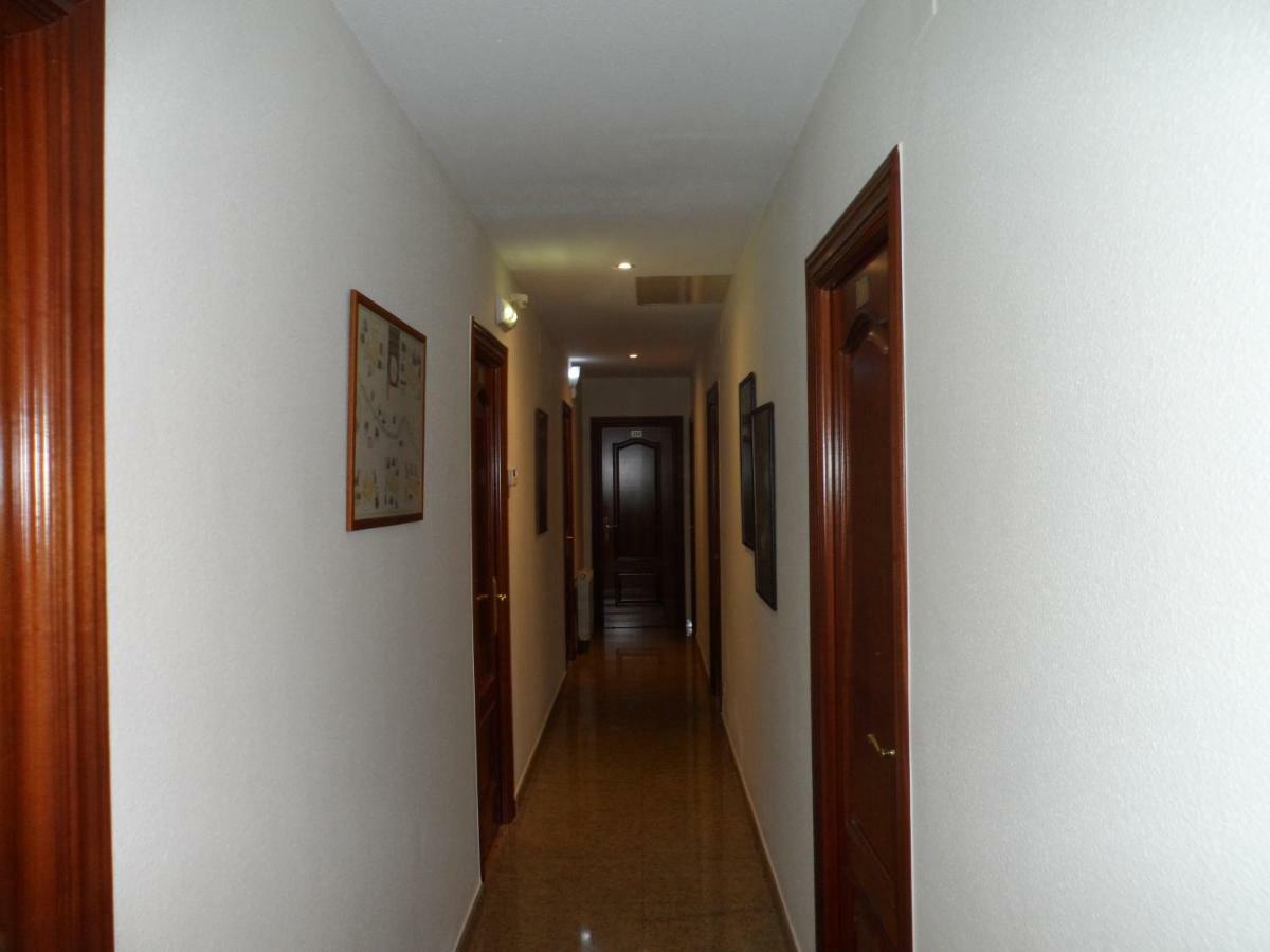 Hostal Coruna อัสตอร์กา ภายนอก รูปภาพ