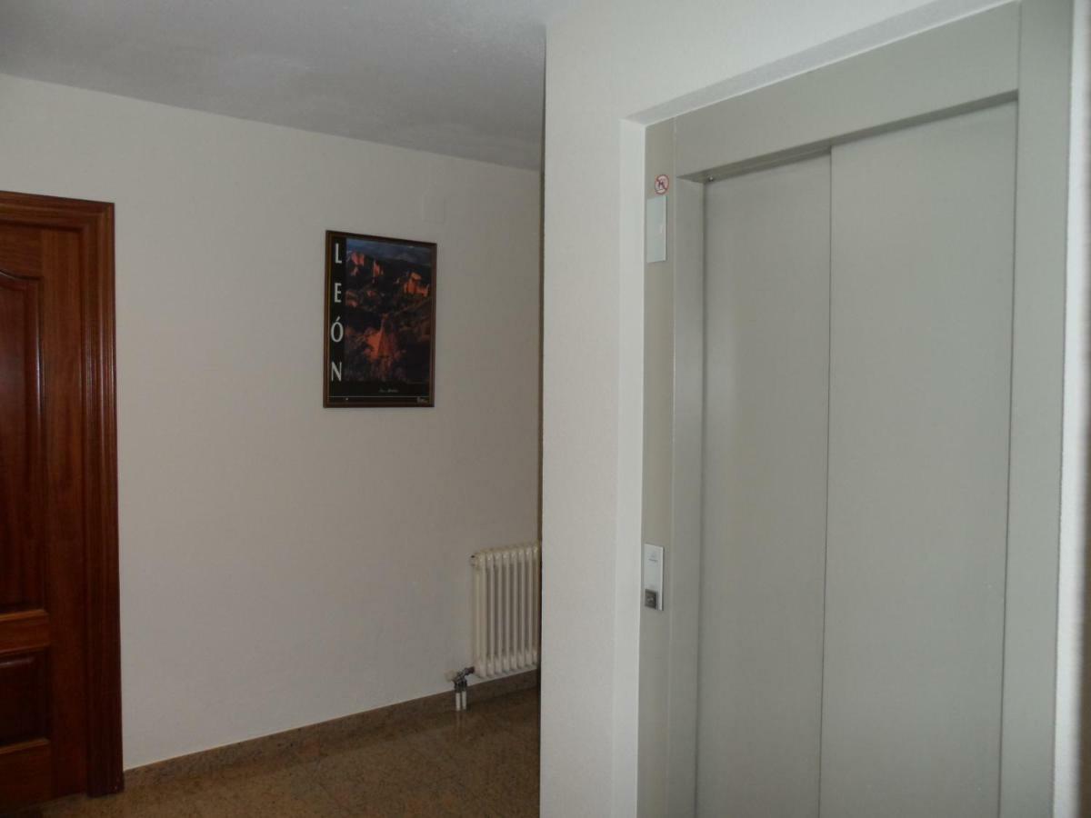 Hostal Coruna อัสตอร์กา ภายนอก รูปภาพ
