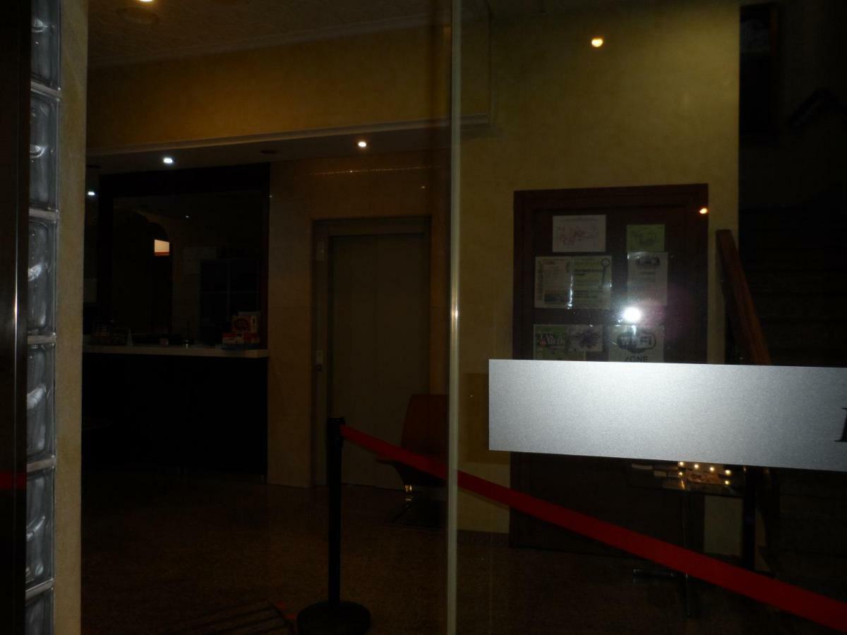 Hostal Coruna อัสตอร์กา ภายนอก รูปภาพ