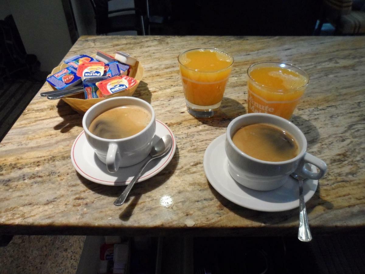 Hostal Coruna อัสตอร์กา ภายนอก รูปภาพ